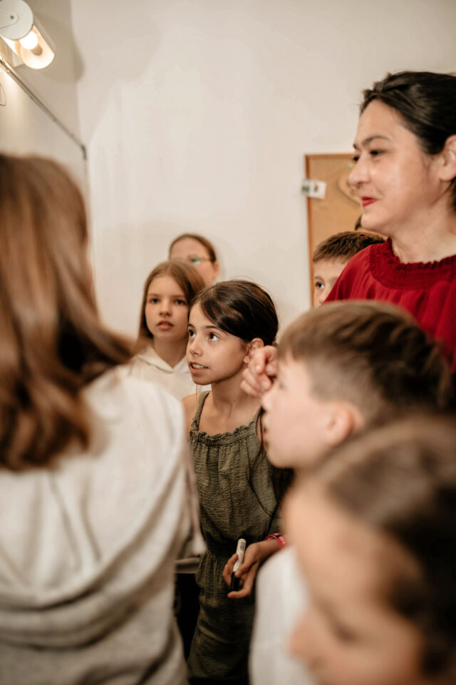 Mirjana sa učenicima